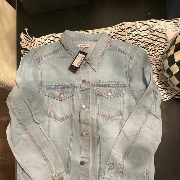 Peloton Denim Jacket Size L New With Tags - Picture 2 of 9